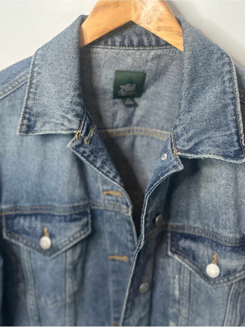 Wild Fable Women’s Oversized Distressed Blue Denim Jacket - Picture 3 of 11